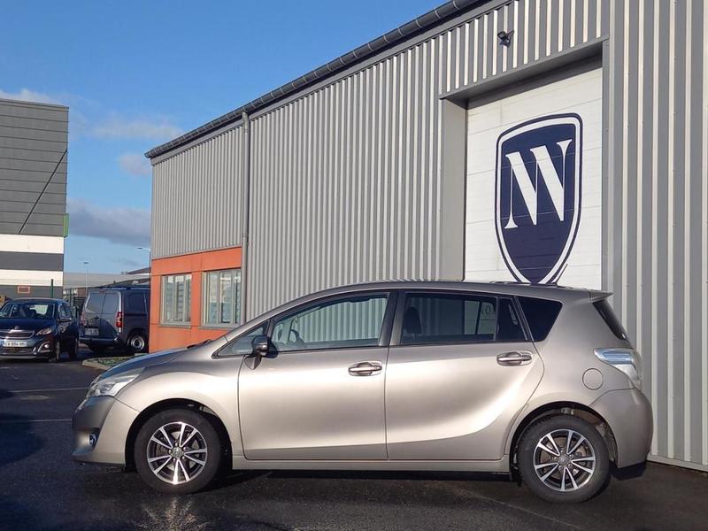 Toyota Verso 112 Ch d-4d SkyView - Garantie 6 Mois