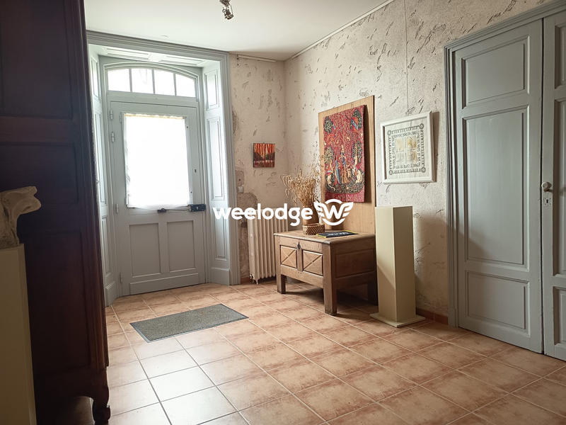 Maison - 392 m² - 15 pièces