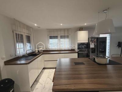 Maison traditionnelle - 136 m² - 6 pièces