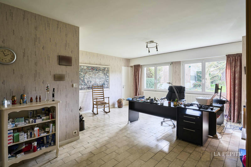 Maison - 288 m² - 8 pièces