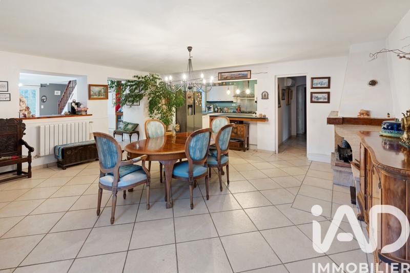 Maison - 177 m² - 7 pièces