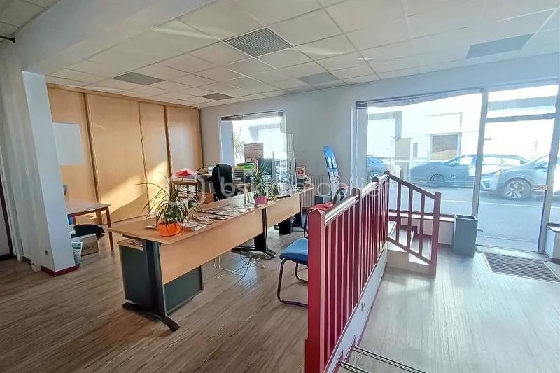 Maison - 230 m² - 8 pièces