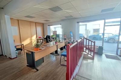 Maison - 230 m² - 8 pièces