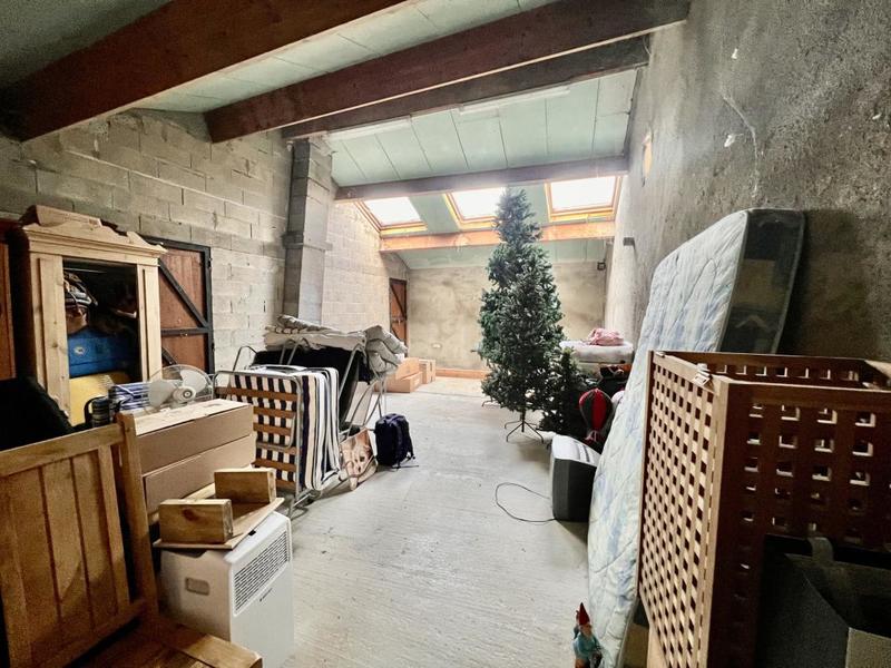 Maison - 231 m² - 7 pièces