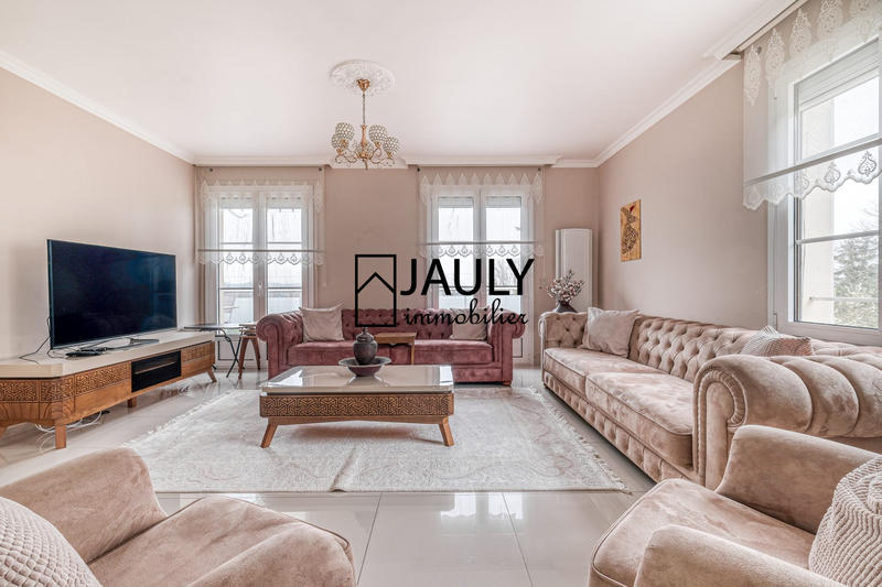 Maison - 340 m² - 10 pièces