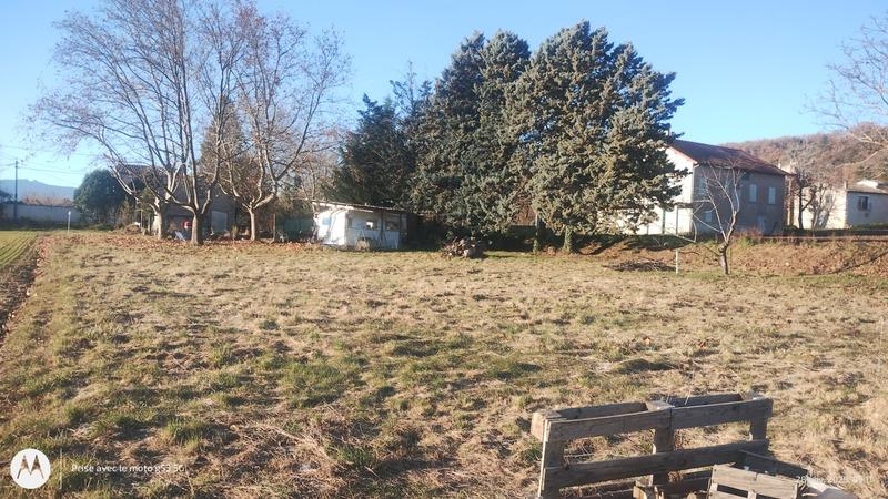 Terrain constructible - 2 105 m²