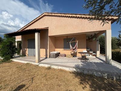 Maison - 215 m² - 9 pièces