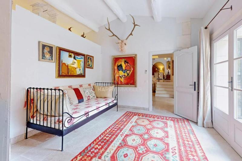 Propriété - 230 m² - 6 pièces