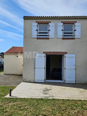 Maison traditionnelle - 70 m² - 4 pièces