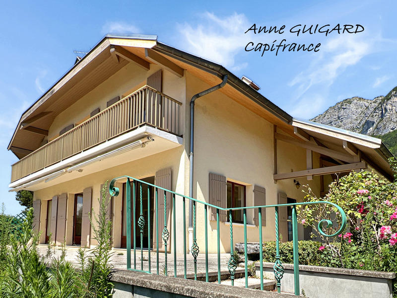 Maison - 151 m² - 6 pièces