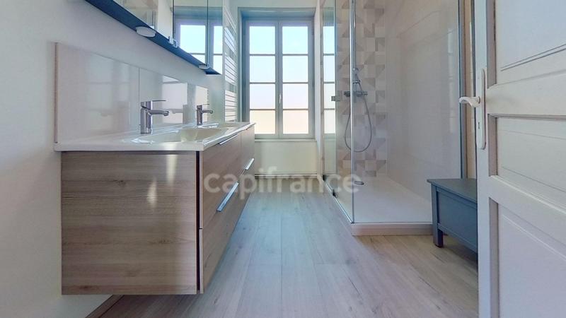 Maison - 178 m² - 7 pièces