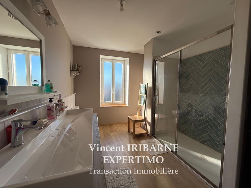 Maison - 140 m² - 5 pièces