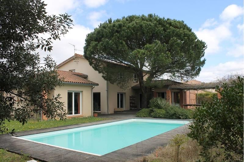 Maison - 215 m² - 8 pièces