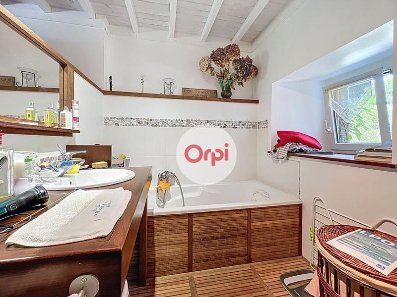 Maison - 234 m² - 5 pièces