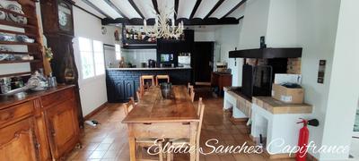 Maison - 401 m² - 10 pièces