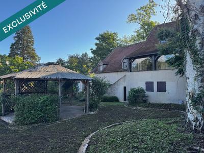 Maison - 204 m² - 8 pièces