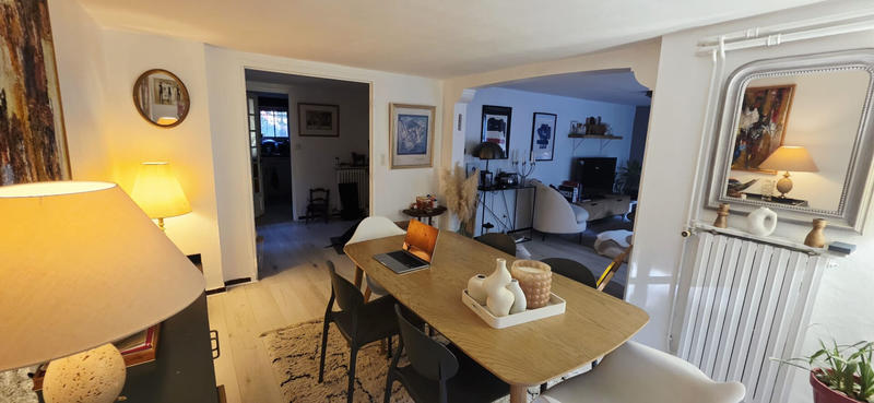 Maison - 335 m² - 15 pièces