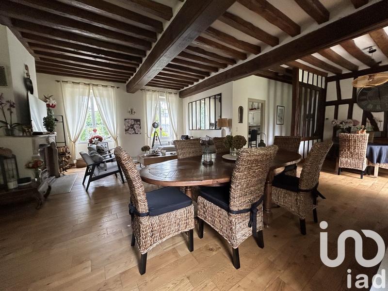 Maison - 220 m² - 7 pièces