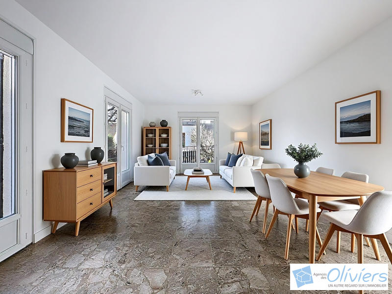 Maison traditionnelle - 140 m² - 7 pièces