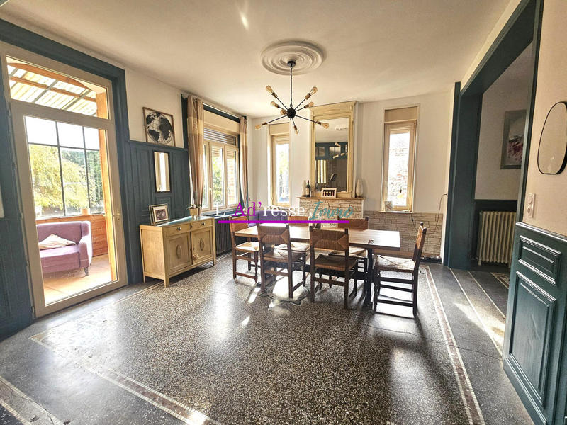 Maison - 182 m² - 10 pièces