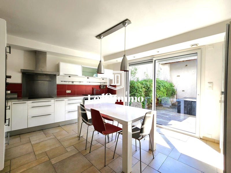 Maison - 171 m² - 8 pièces