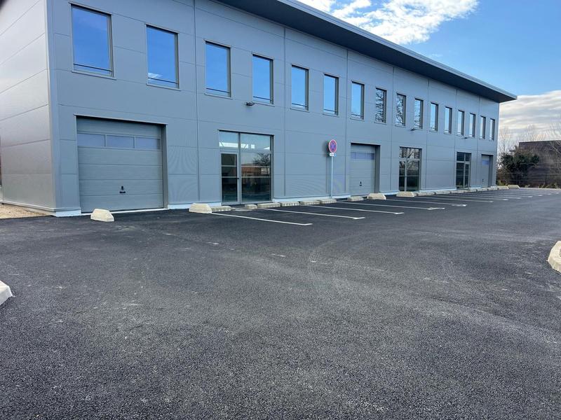 Local commercial - 1 185 m²