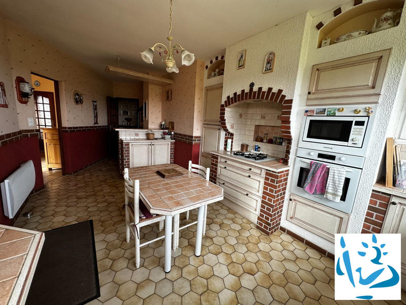 Maison - 187 m² - 8 pièces