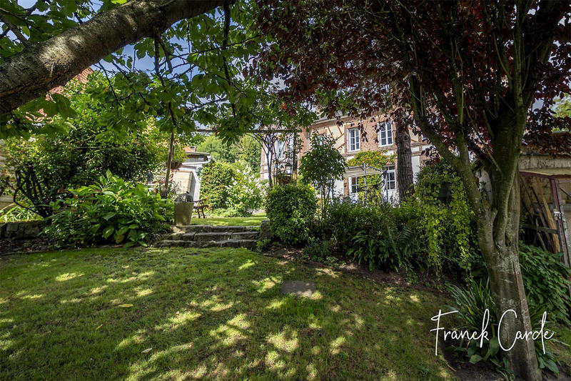 Maison - 198 m² - 8 pièces