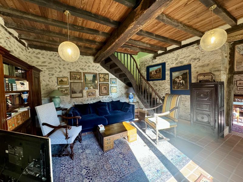 Maison - 243 m² - 8 pièces