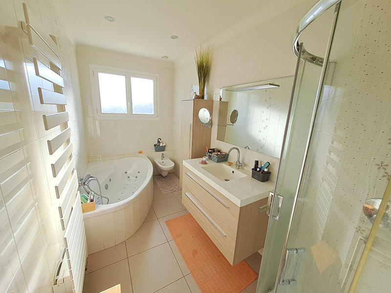 Maison - 164 m² - 7 pièces