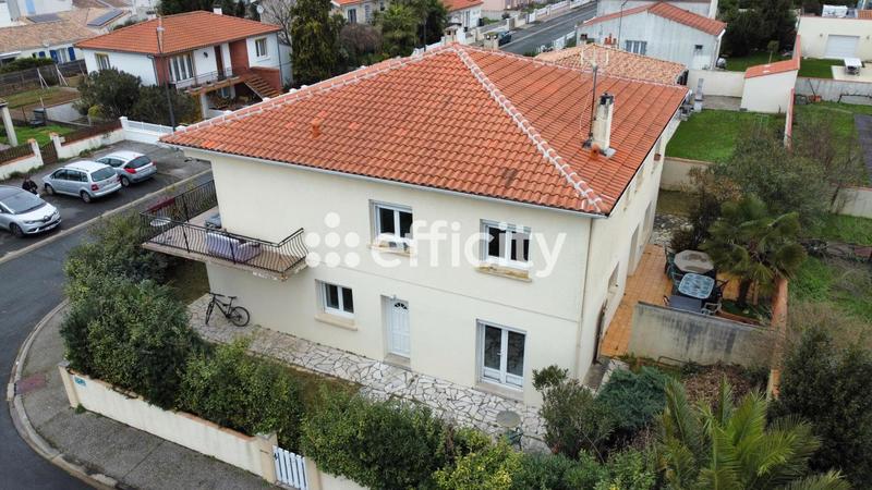 Immeuble - 210 m² - 10 pièces