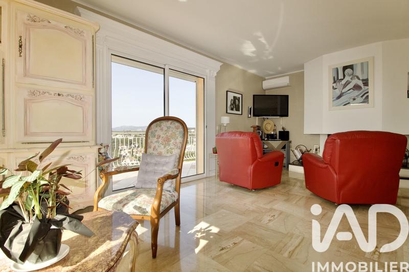 Maison - 204 m² - 9 pièces