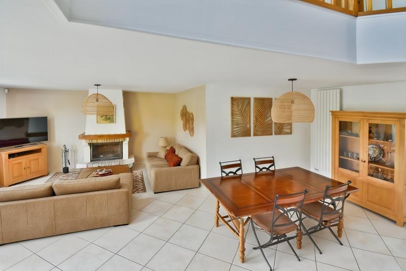 Maison - 170 m² - 8 pièces