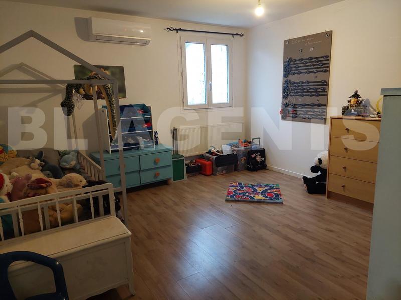 Maison - 223 m² - 7 pièces