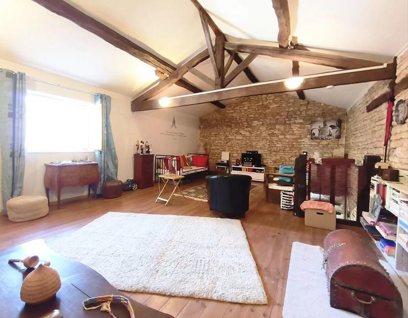 Longère - 209 m² - 6 pièces