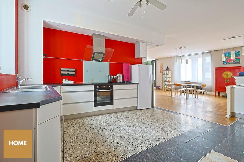 Maison - 270 m² - 9 pièces