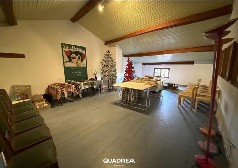 Maison - 238 m² - 6 pièces