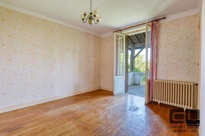 Maison - 251 m² - 7 pièces