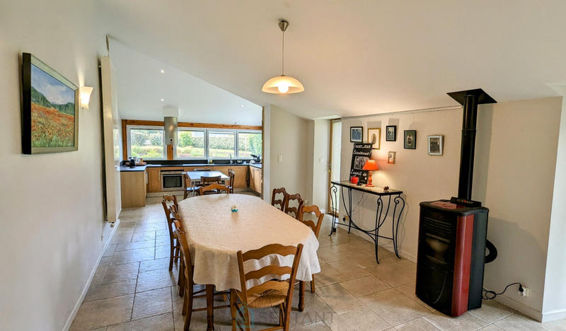 Maison - 200 m² - 7 pièces