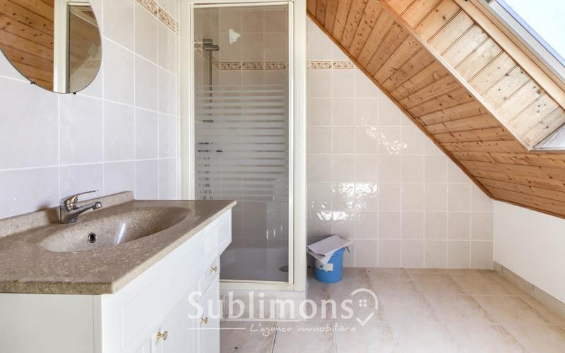 Maison traditionnelle - 140 m² - 7 pièces