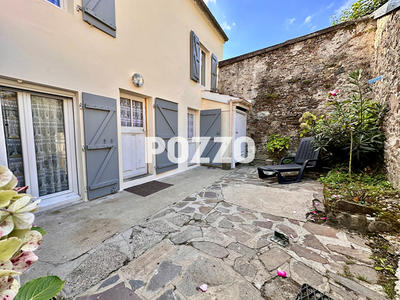 Maison - 99 m² - 6 pièces