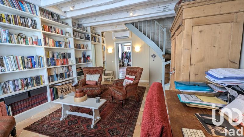 Maison - 305 m² - 9 pièces