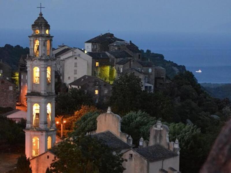 Pavillon - 216 m² - 11 pièces