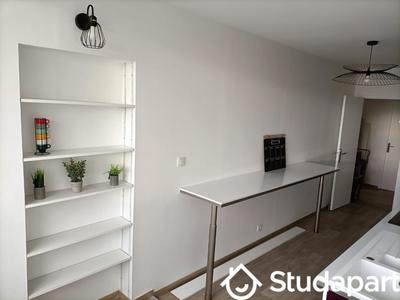 Chambre - 11 m² - 1 pièce