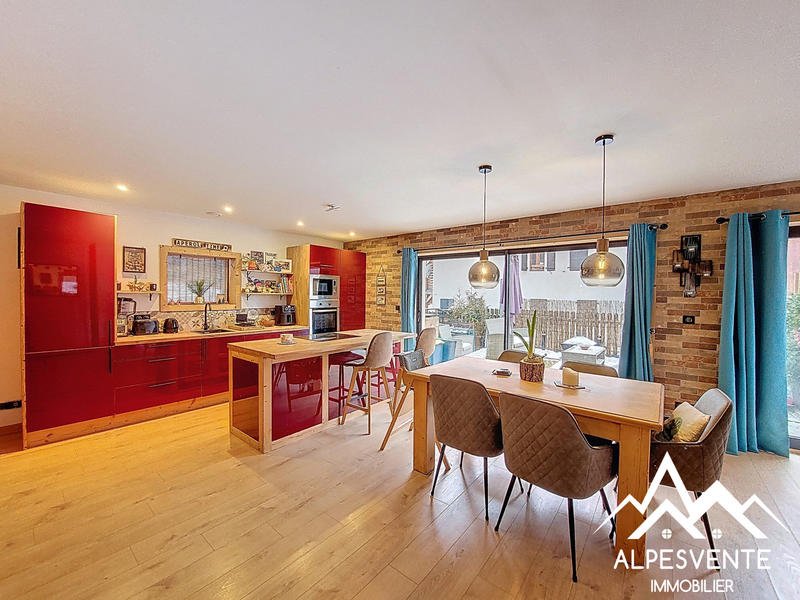 Maison - 85 m² - 5 pièces