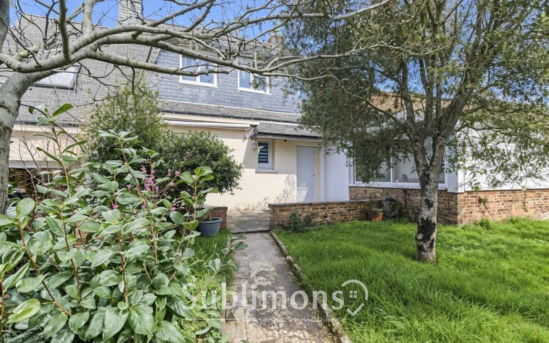 Maison - 153 m² - 8 pièces