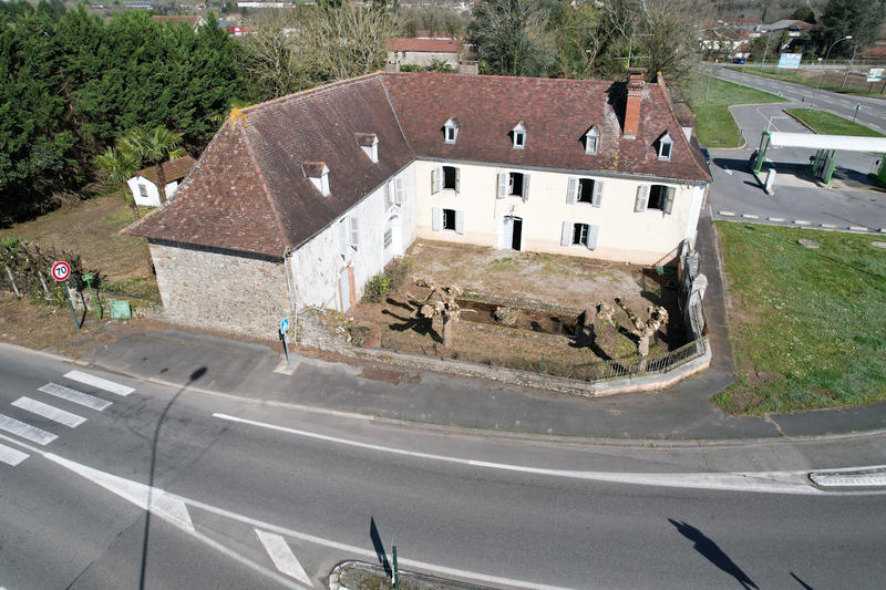 Maison - 550 m² - 14 pièces
