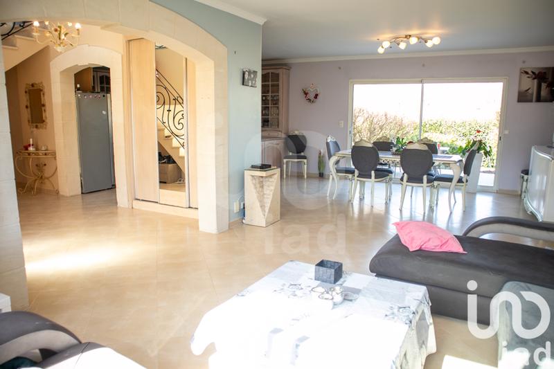 Maison - 210 m² - 8 pièces