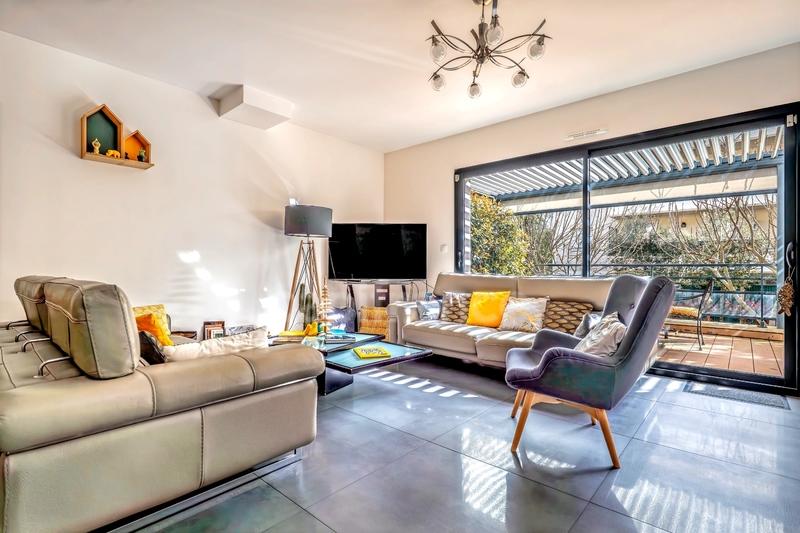 Maison - 214 m² - 8 pièces