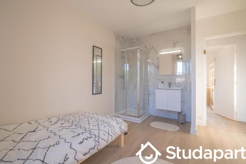 Chambre - 10 m² - 1 pièce